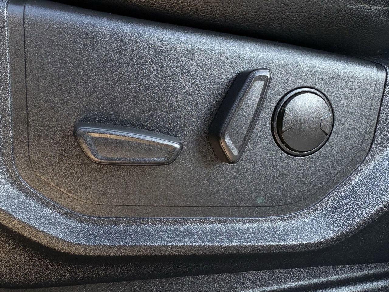 Used 2020 Ford F250 Lariat w/ Tremor Off-Road Package image 31