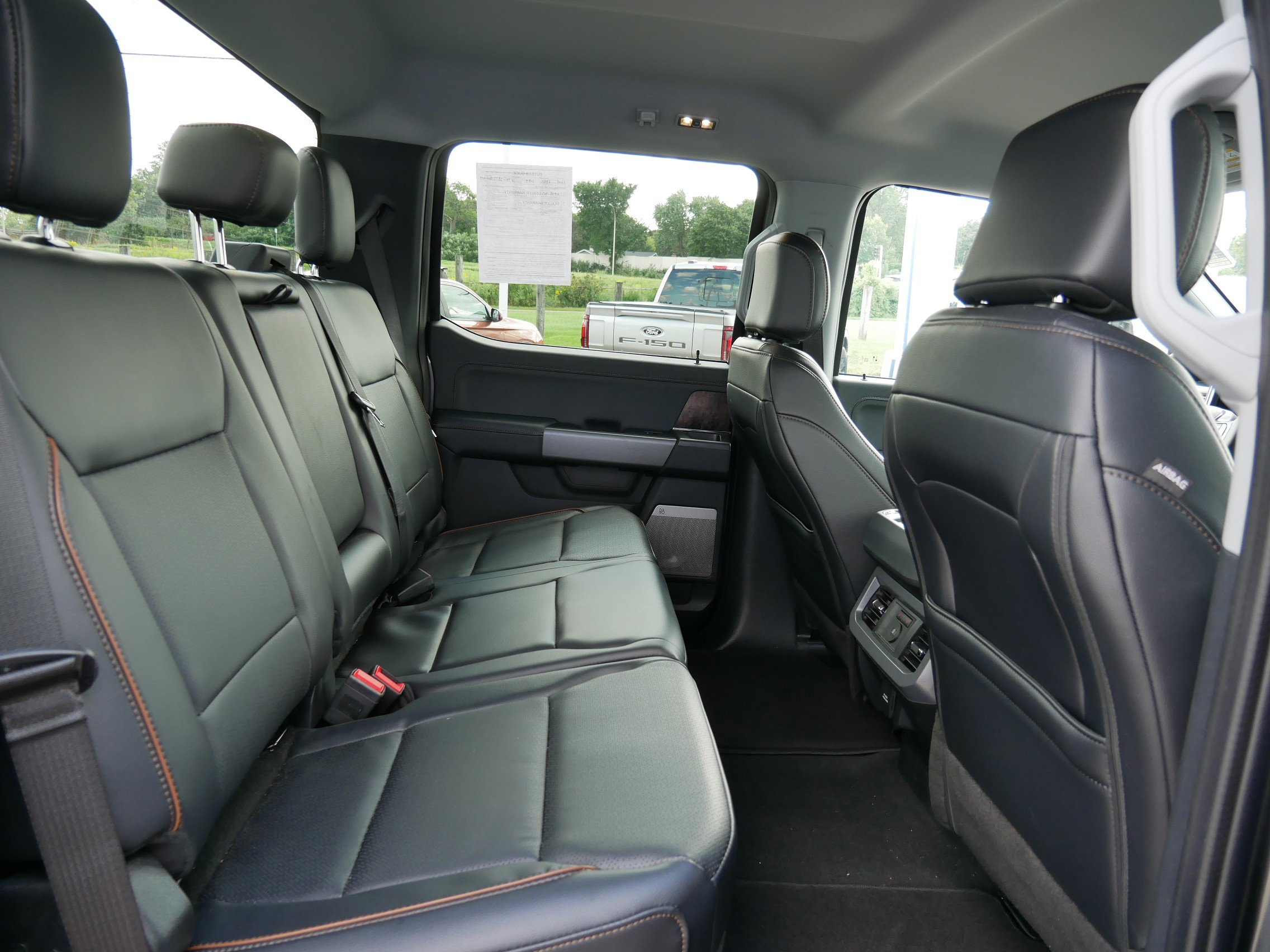 Used 2025 Ford F350 Lariat w/ FX4 Off-Road Package image 24