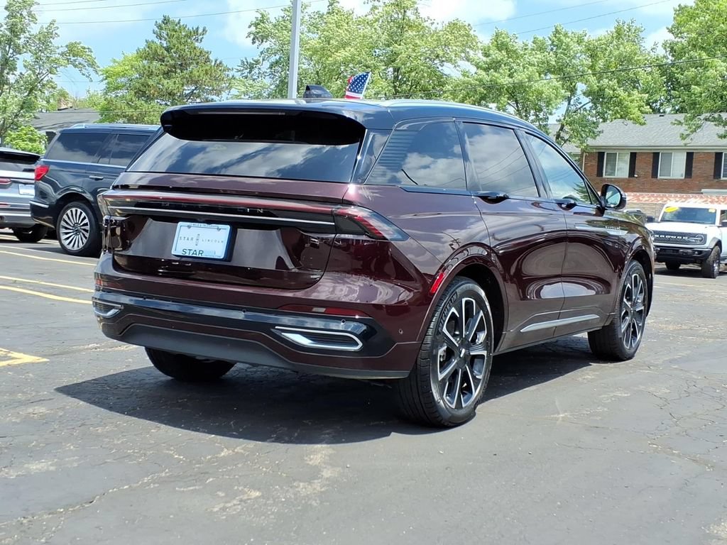 Used 2024 Lincoln Nautilus Reserve AWD/4WD image 7