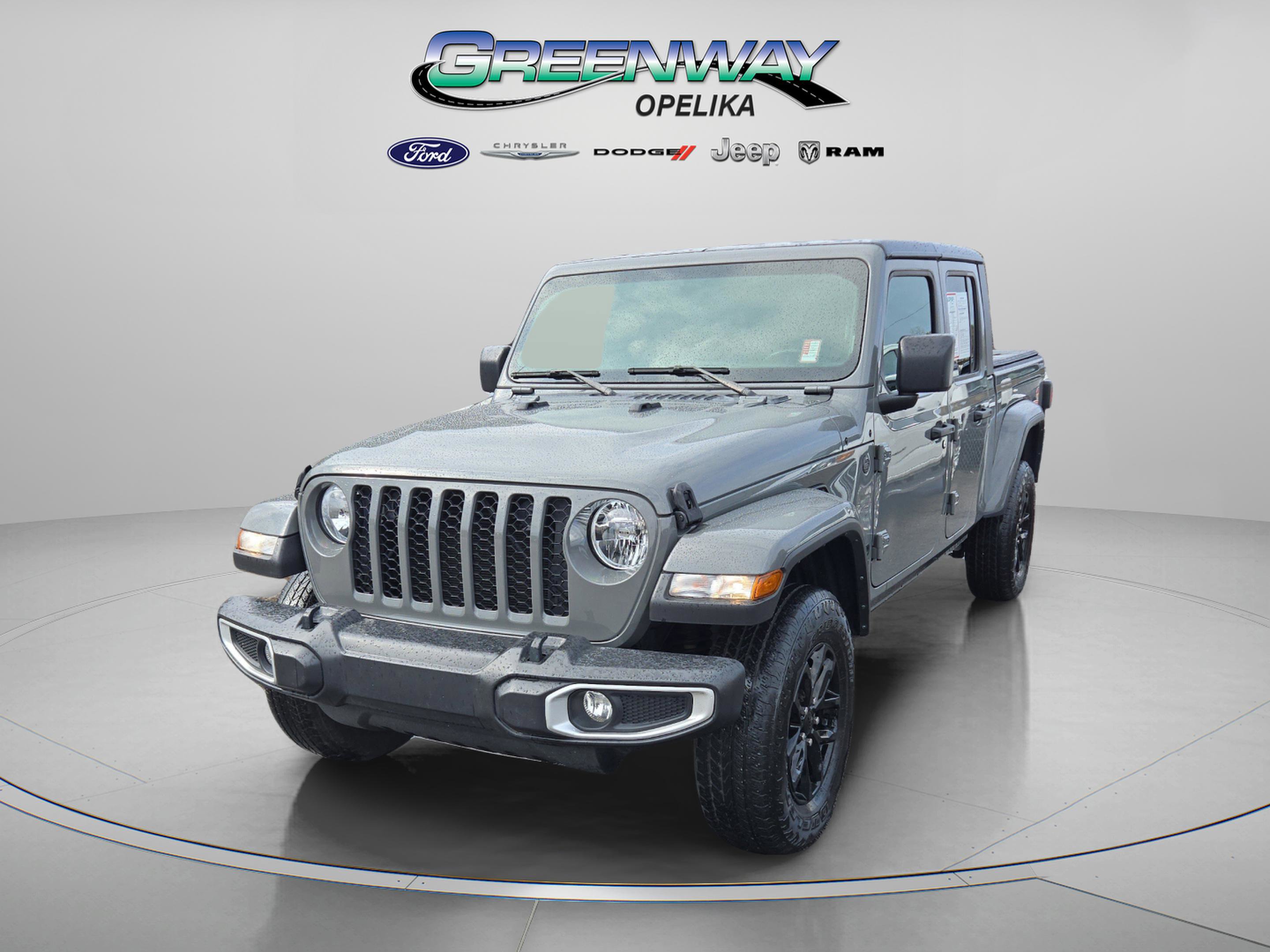 Used 2022 Jeep Gladiator Sport image 3