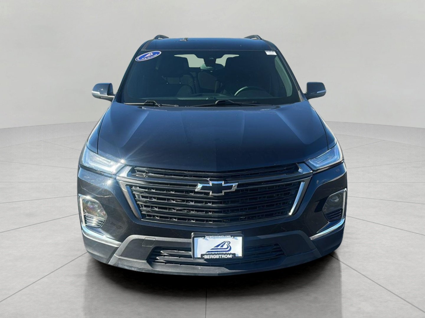 Used 2023 Chevrolet Traverse LT w/ Midnight/Sport Edition AWD/4WD image 2