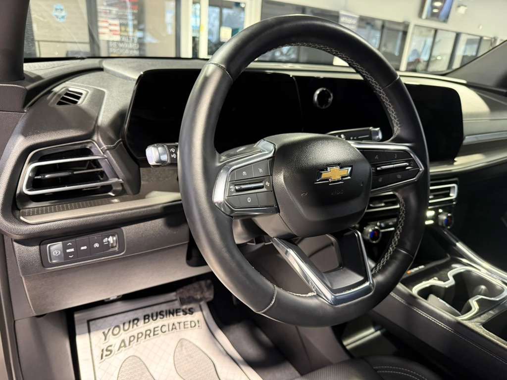 Used 2025 Chevrolet Traverse LT AWD/4WD image 26