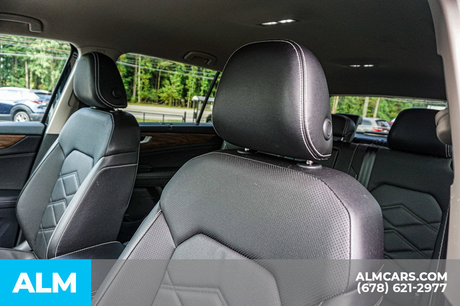 Used 2025 Volkswagen Atlas SE FWD image 17