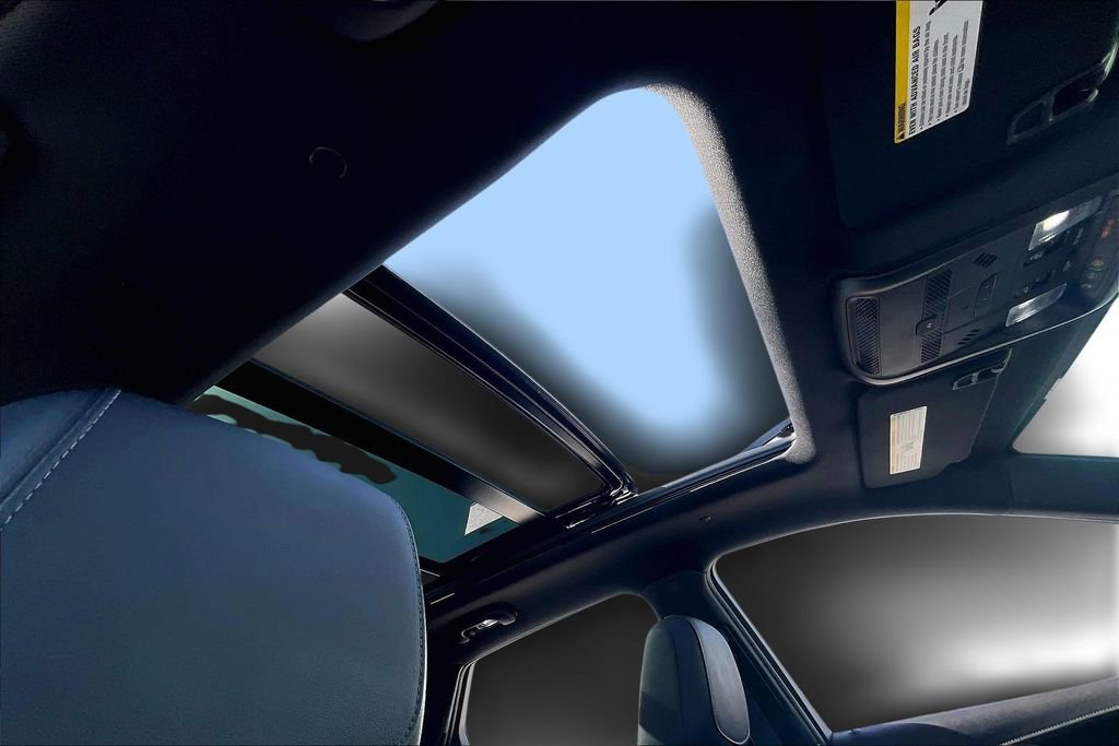 Certified 2025 Cadillac XT5 Premium Luxury image 17