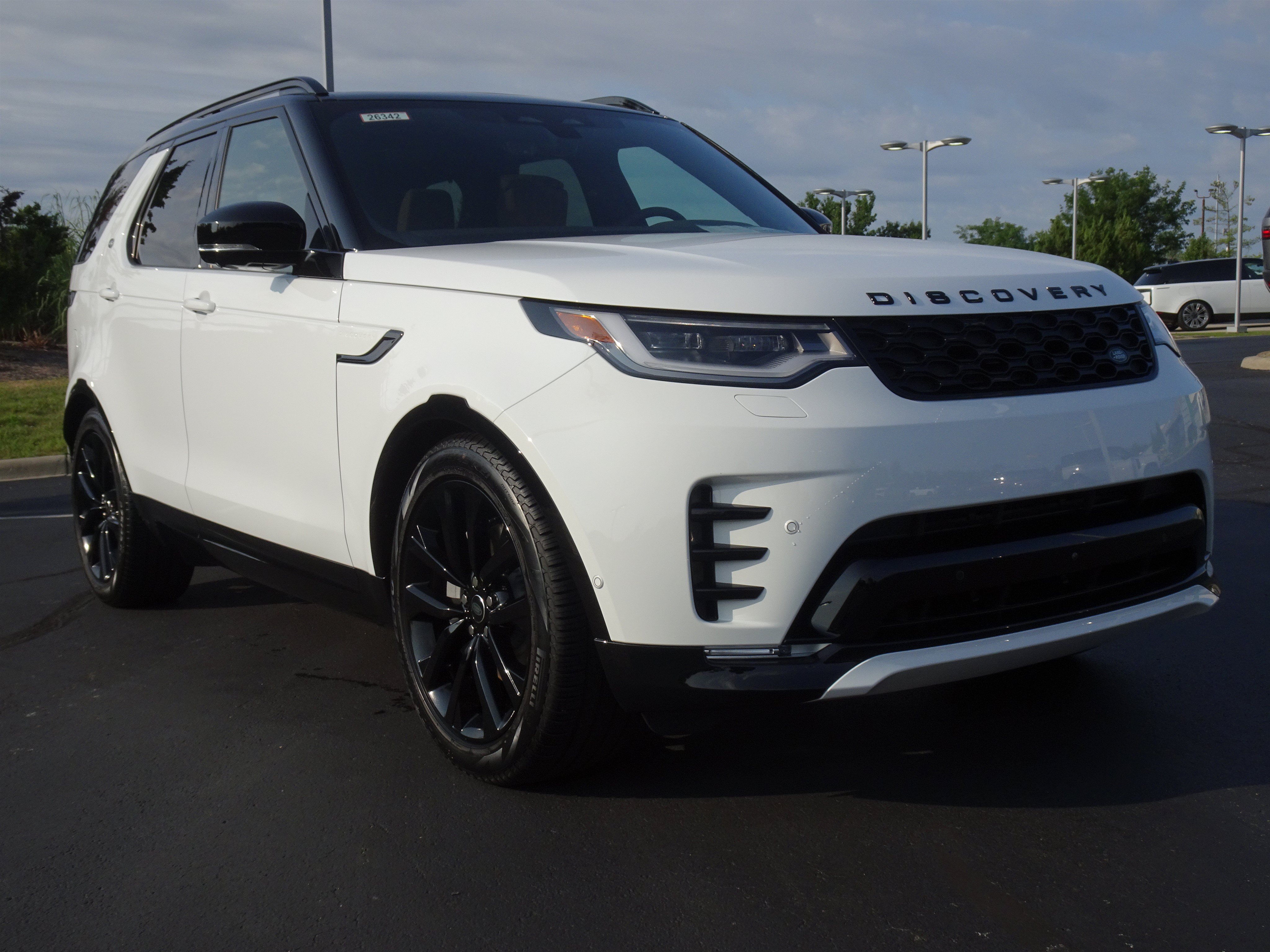 New 2026 Land Rover Discovery Dynamic SE AWD/4WD image 13