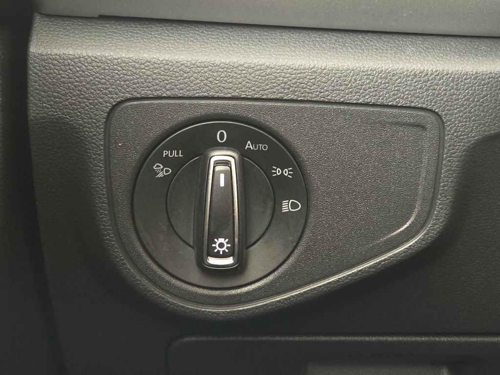 Used 2021 Volkswagen Atlas SE FWD image 22