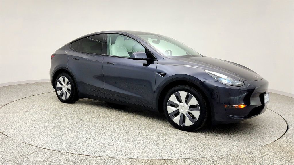 Used 2024 Tesla Model Y Long Range image 3
