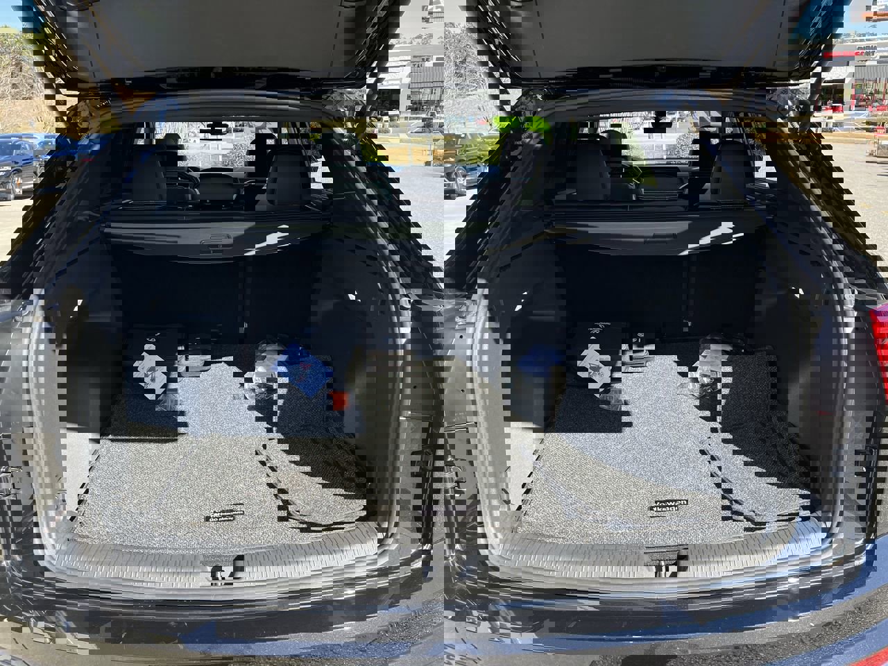 Used 2024 Volkswagen Atlas Cross Sport SEL image 35