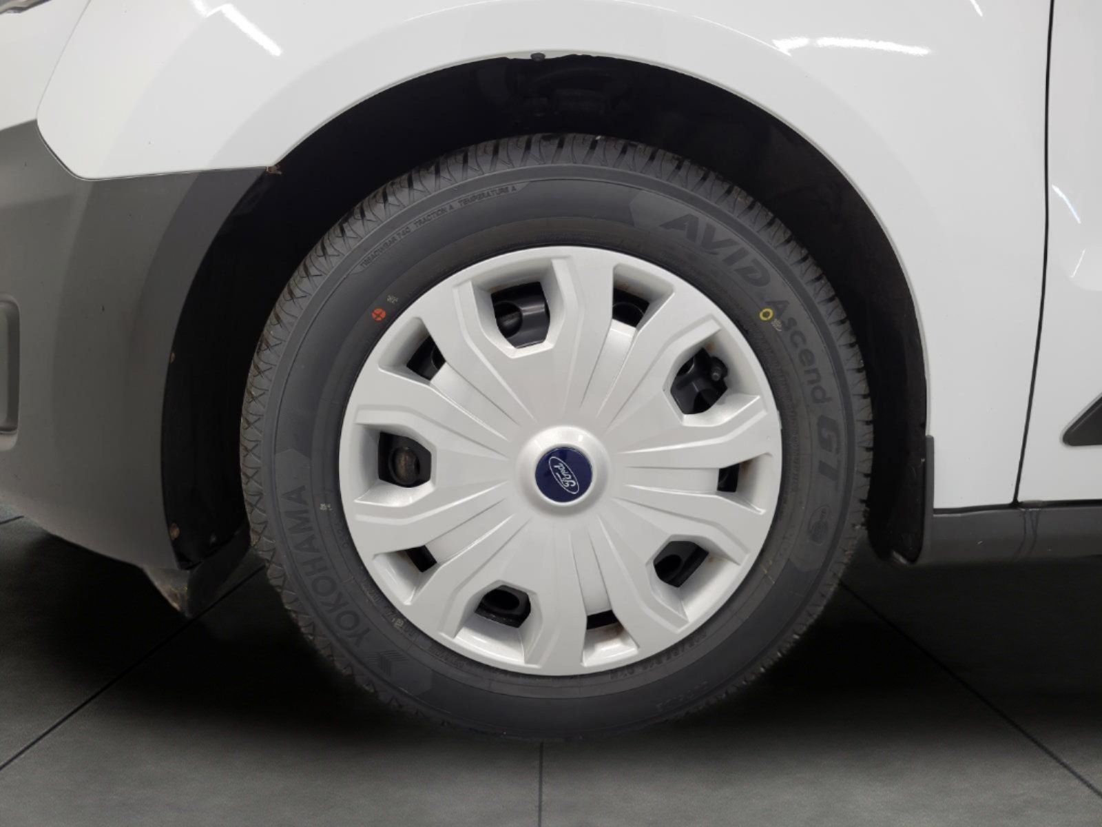 Used 2019 Ford Transit Connect XL FWD image 4