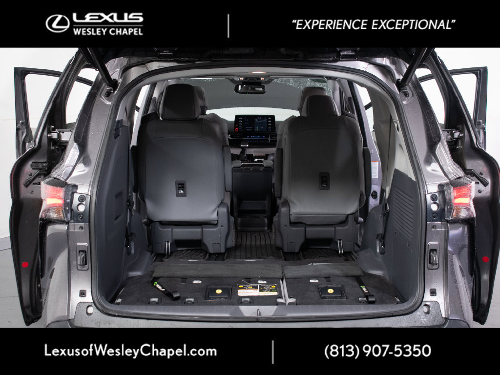 Used 2021 Toyota Sienna XLE w/ XLE Plus Package AWD/4WD image 11