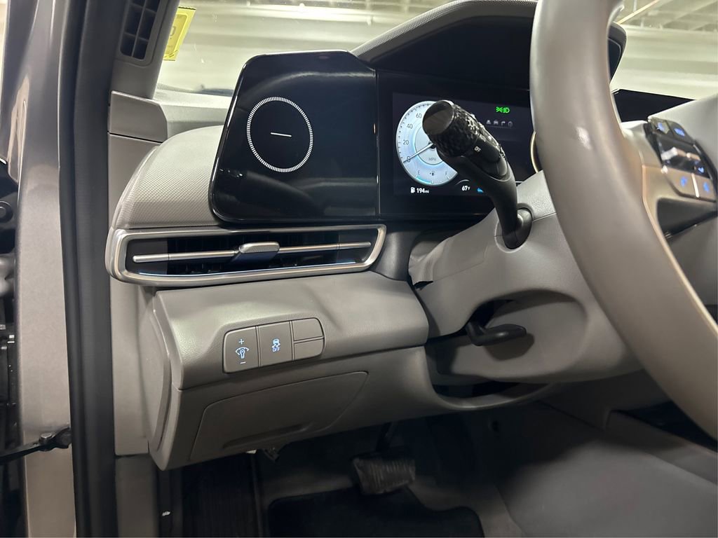 Certified 2025 Hyundai Elantra SEL image 35