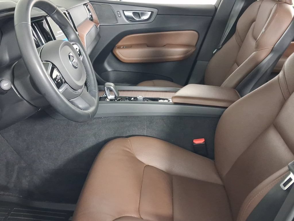 Certified 2023 Volvo XC60 B5 Plus w/ Climate Package AWD/4WD image 20