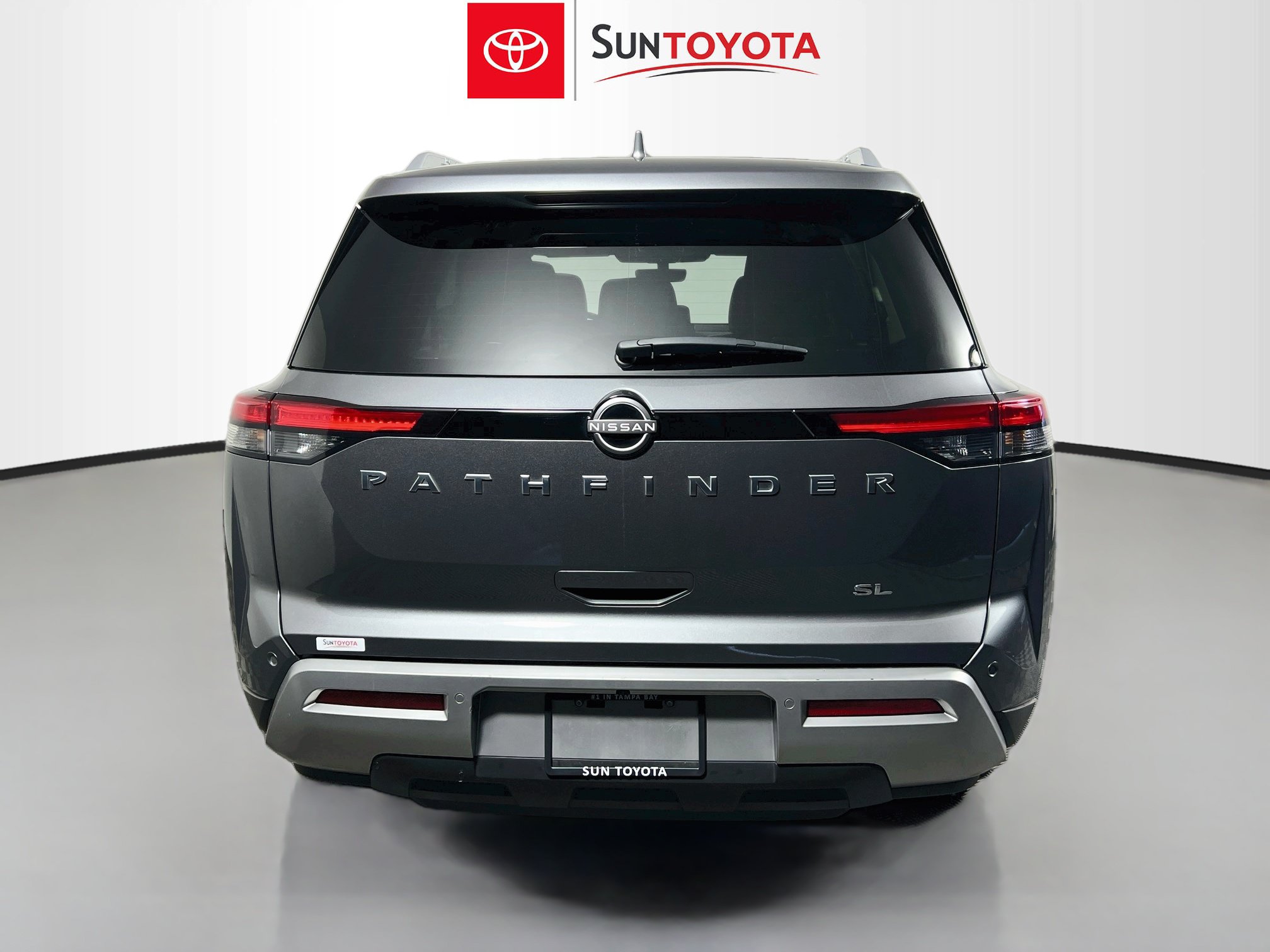 Used 2025 Nissan Pathfinder SL FWD image 5