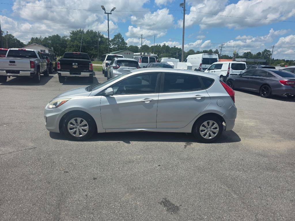Used 2016 Hyundai Accent SE FWD image 1