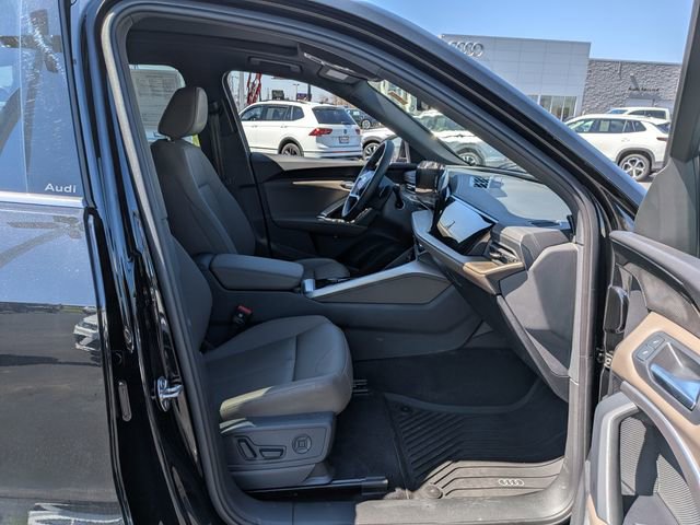 Used 2025 Audi Q5 Premium w/ Convenience Package AWD/4WD image 23