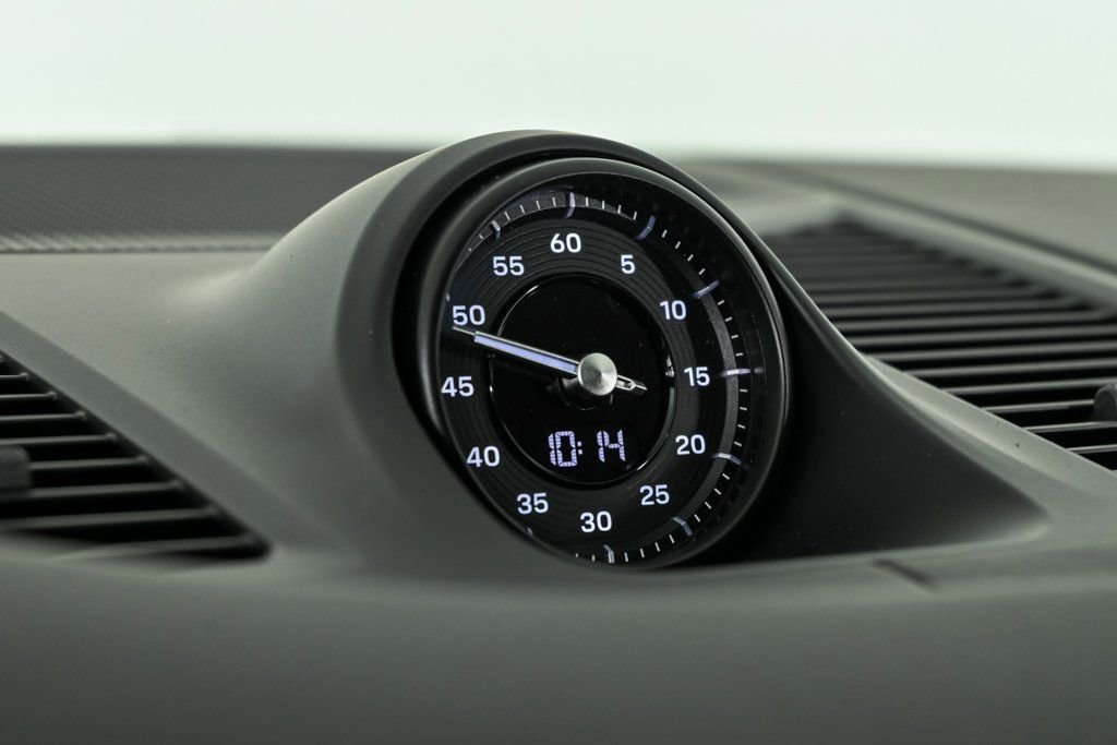 Certified 2025 Porsche Cayenne Coupe image 17