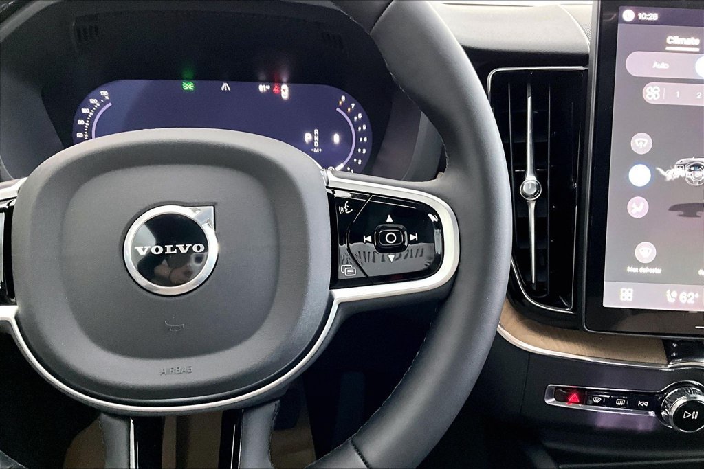 New 2026 Volvo XC60 B5 Plus w/ Protection Package Premier AWD/4WD image 13