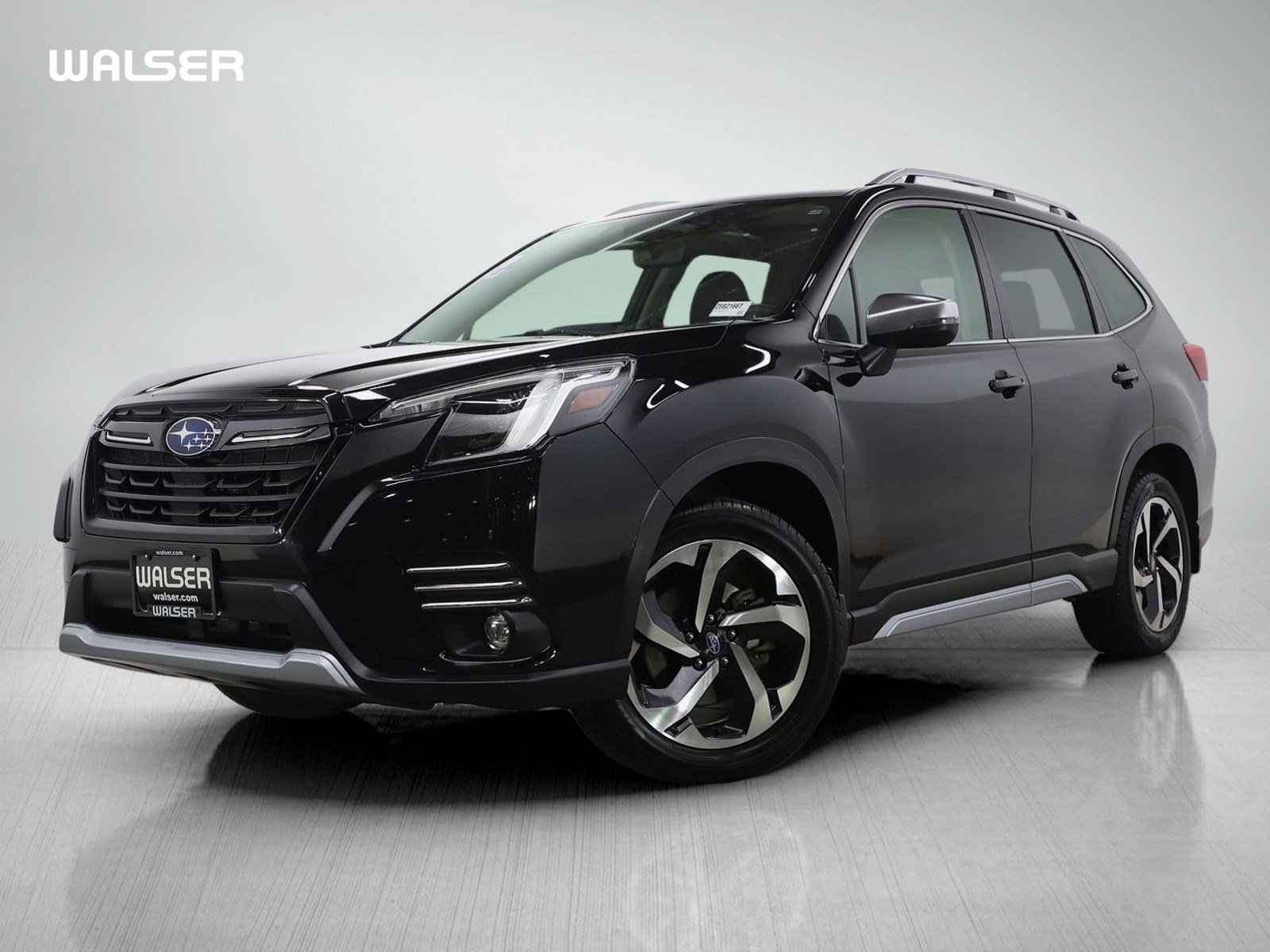Used 2022 Subaru Forester Touring image 1
