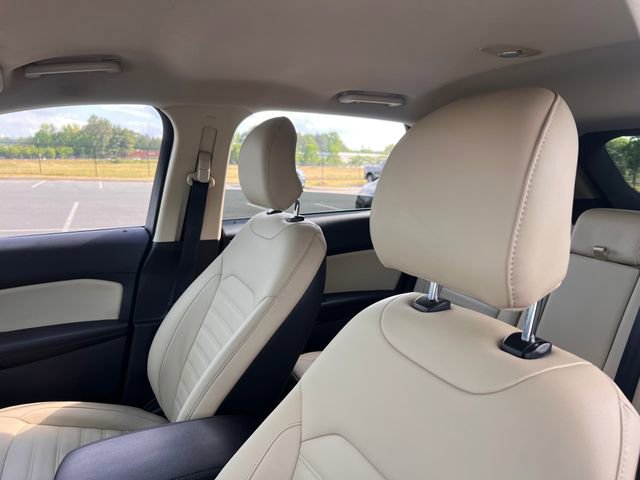 Used 2019 Ford Edge SEL w/ Equipment Group 201A FWD image 14