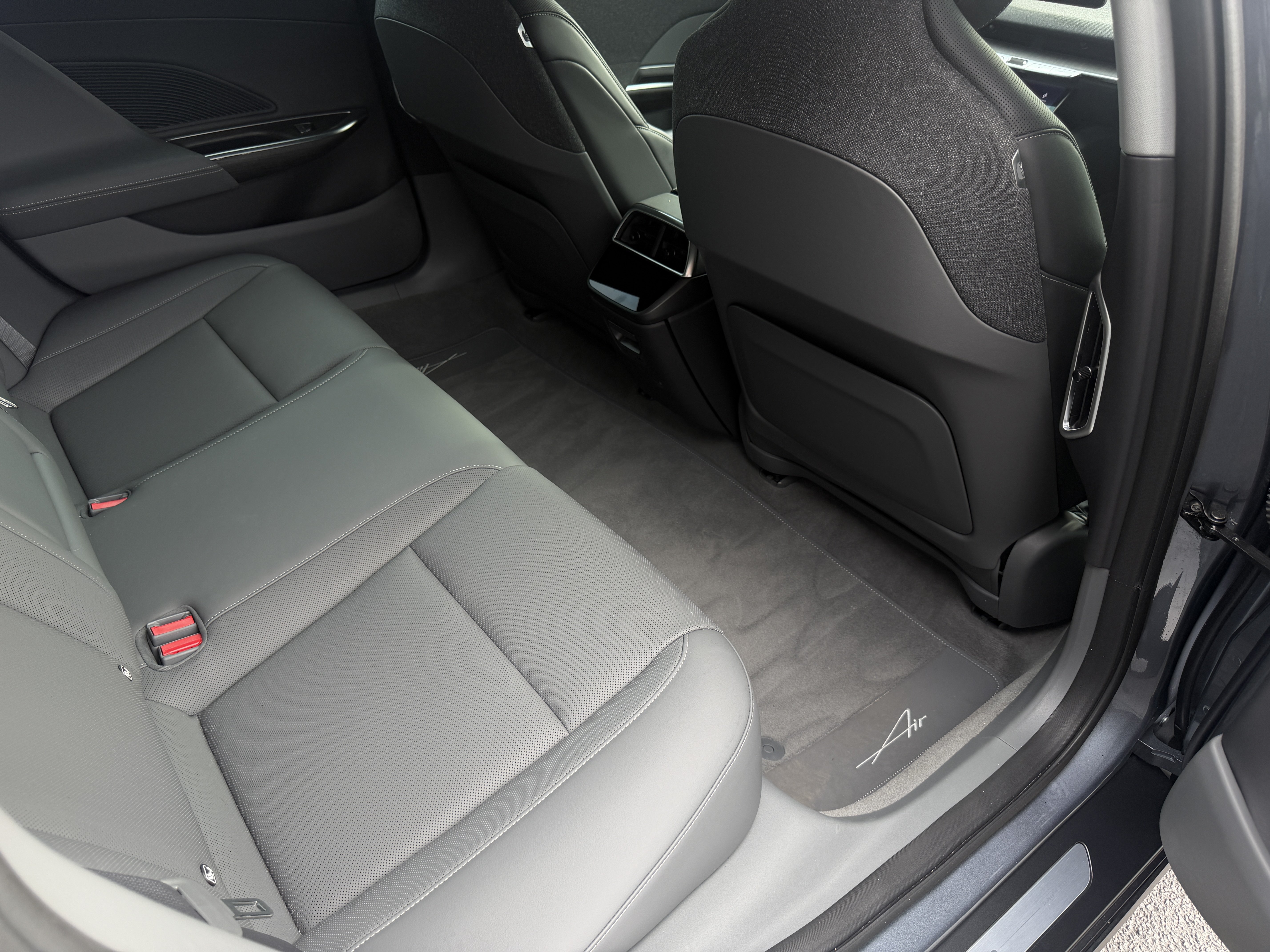 Used 2025 Lucid Air Pure RWD image 17
