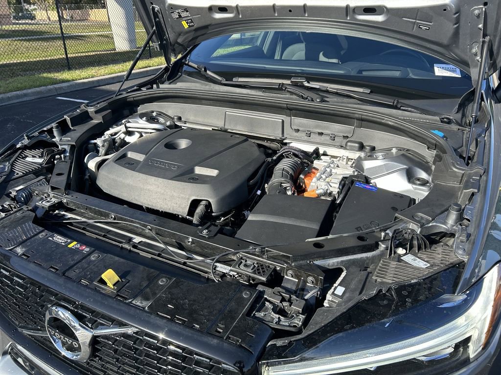 Used 2021 Volvo XC60 T8 R-Design w/ Advanced Package AWD/4WD image 14