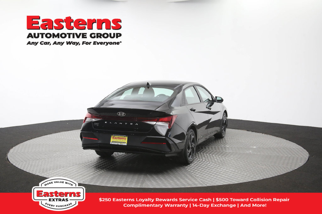Used 2026 Hyundai Elantra Sport FWD image 36