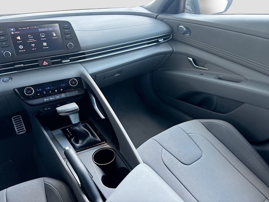 New 2025 Hyundai Elantra Sport image 21