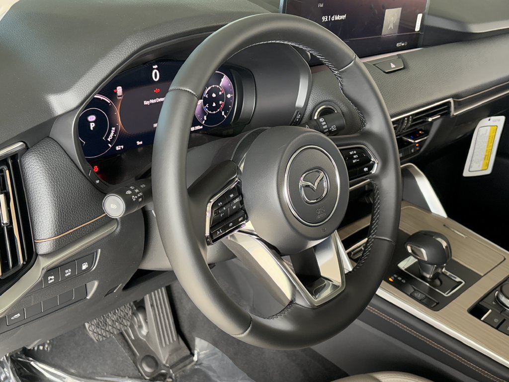 New 2025 MAZDA CX-90 Plug-In Hybrid w/ Preferred AWD/4WD image 16