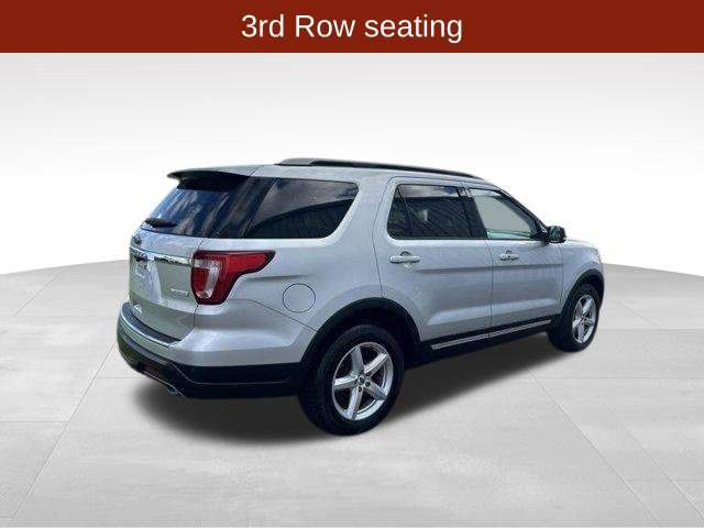 Used 2018 Ford Explorer XLT w/ Equipment Group 201A FWD image 7