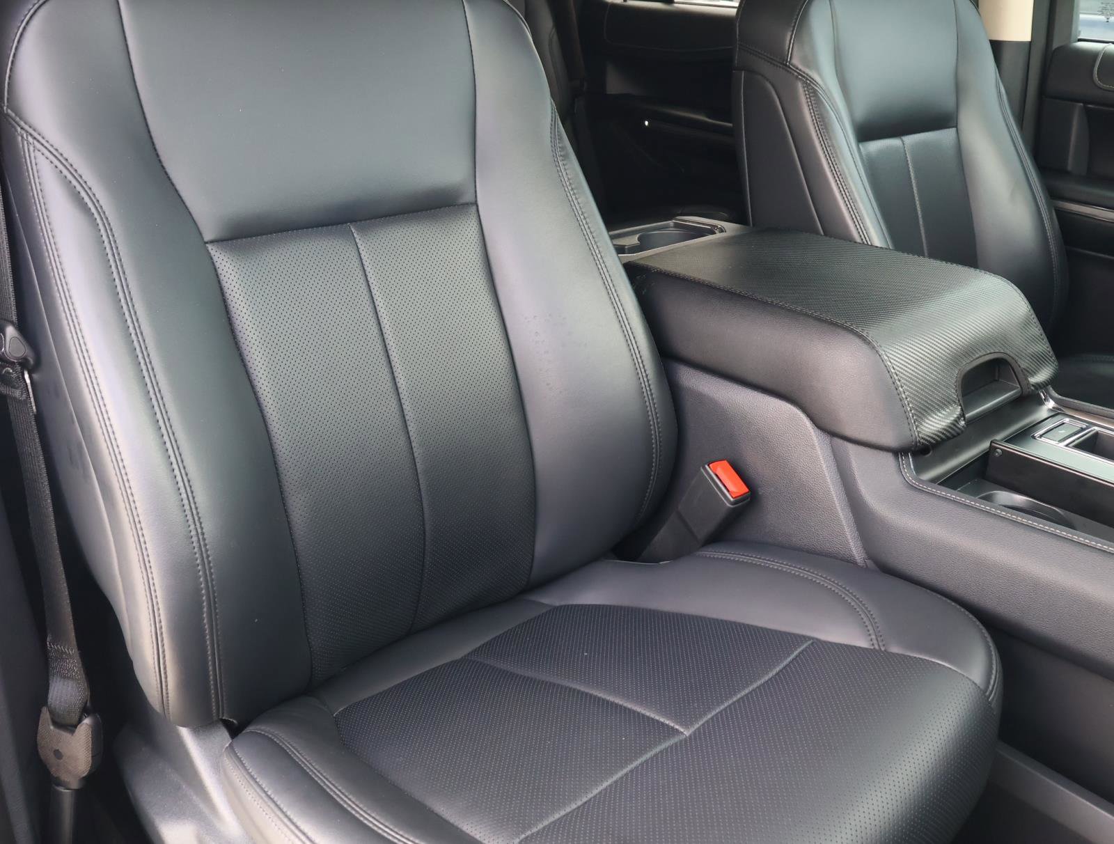 Used 2024 Ford Expedition XLT RWD image 17