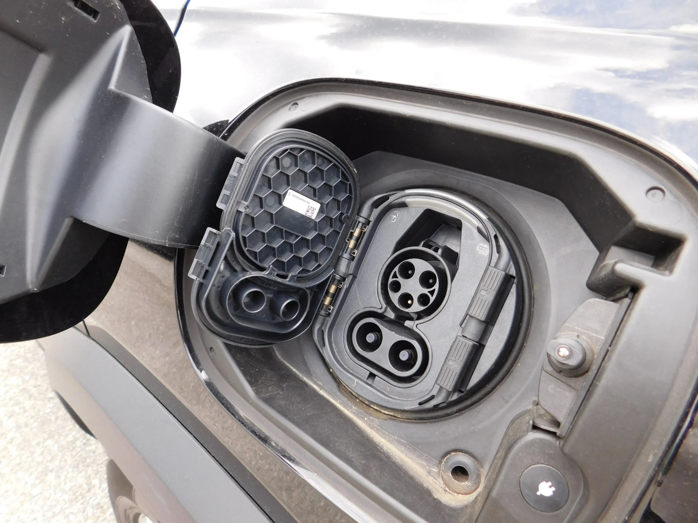 Used 2024 Mercedes-Benz GLE 450e 4MATIC image 9