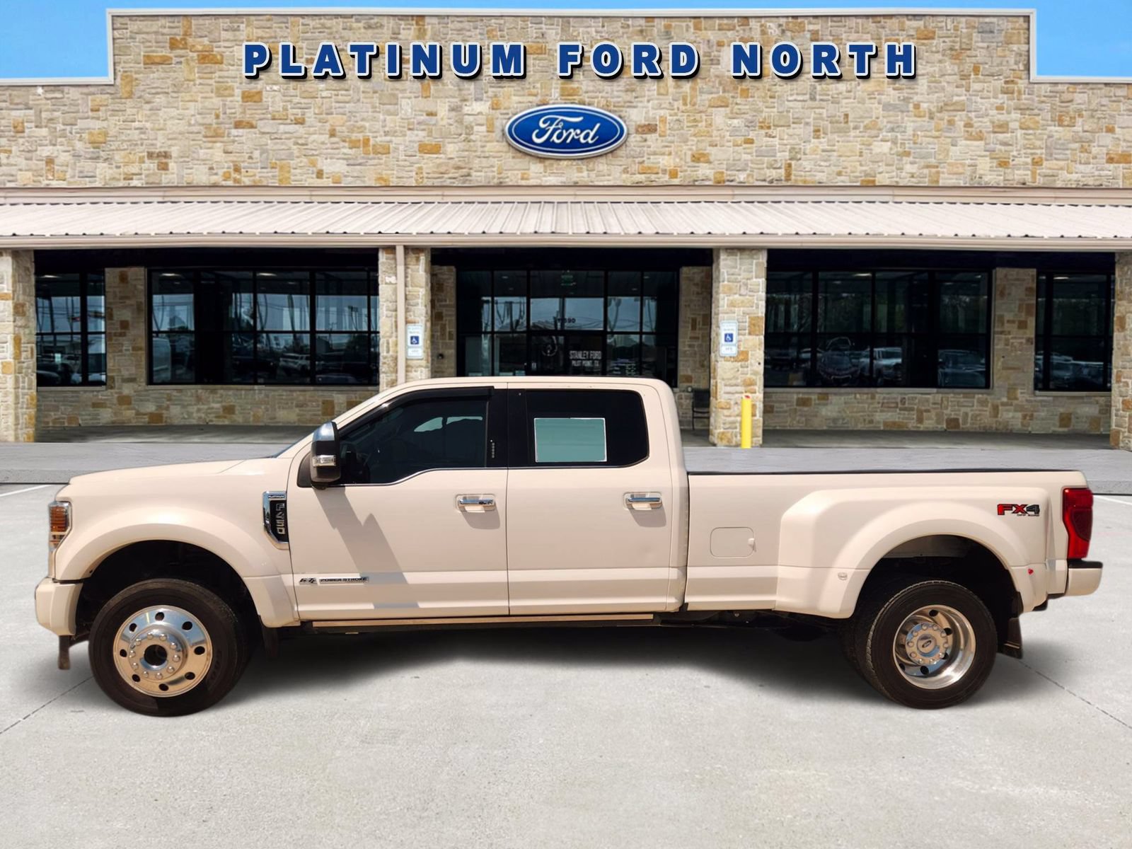 Used 2020 Ford F450 Platinum w/ FX4 Off-Road Package AWD/4WD image 3