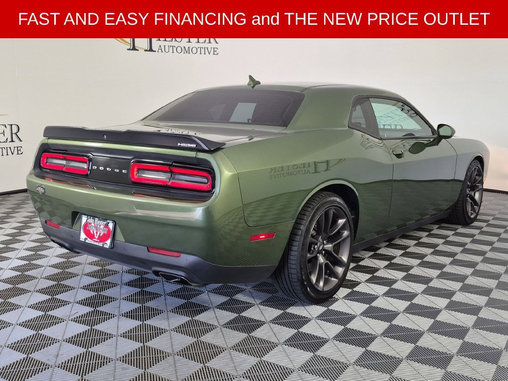 Used 2022 Dodge Challenger R/T Scat Pack RWD image 4