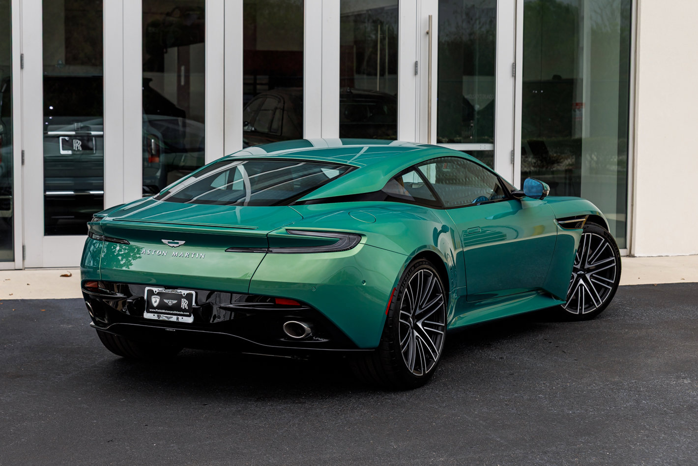 Used 2025 Aston Martin DB12 Coupe image 18
