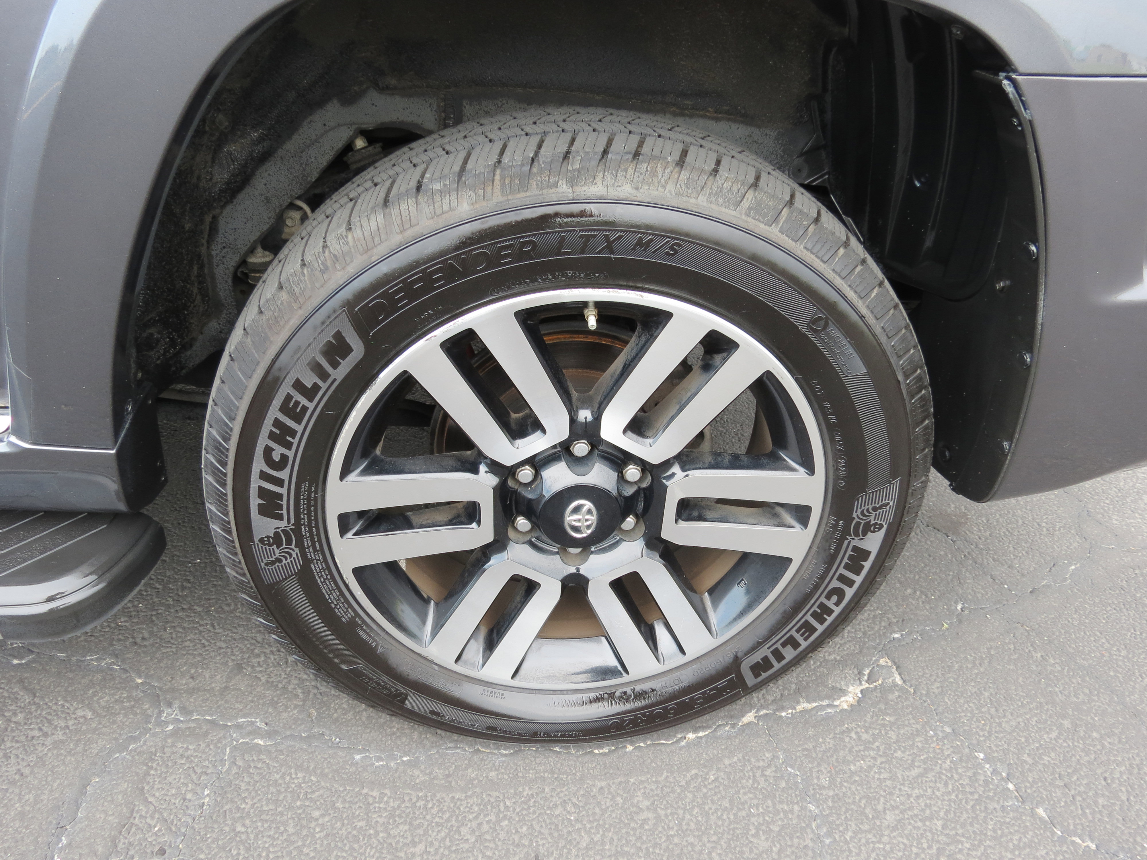 Used 2014 Toyota 4Runner Limited image 9