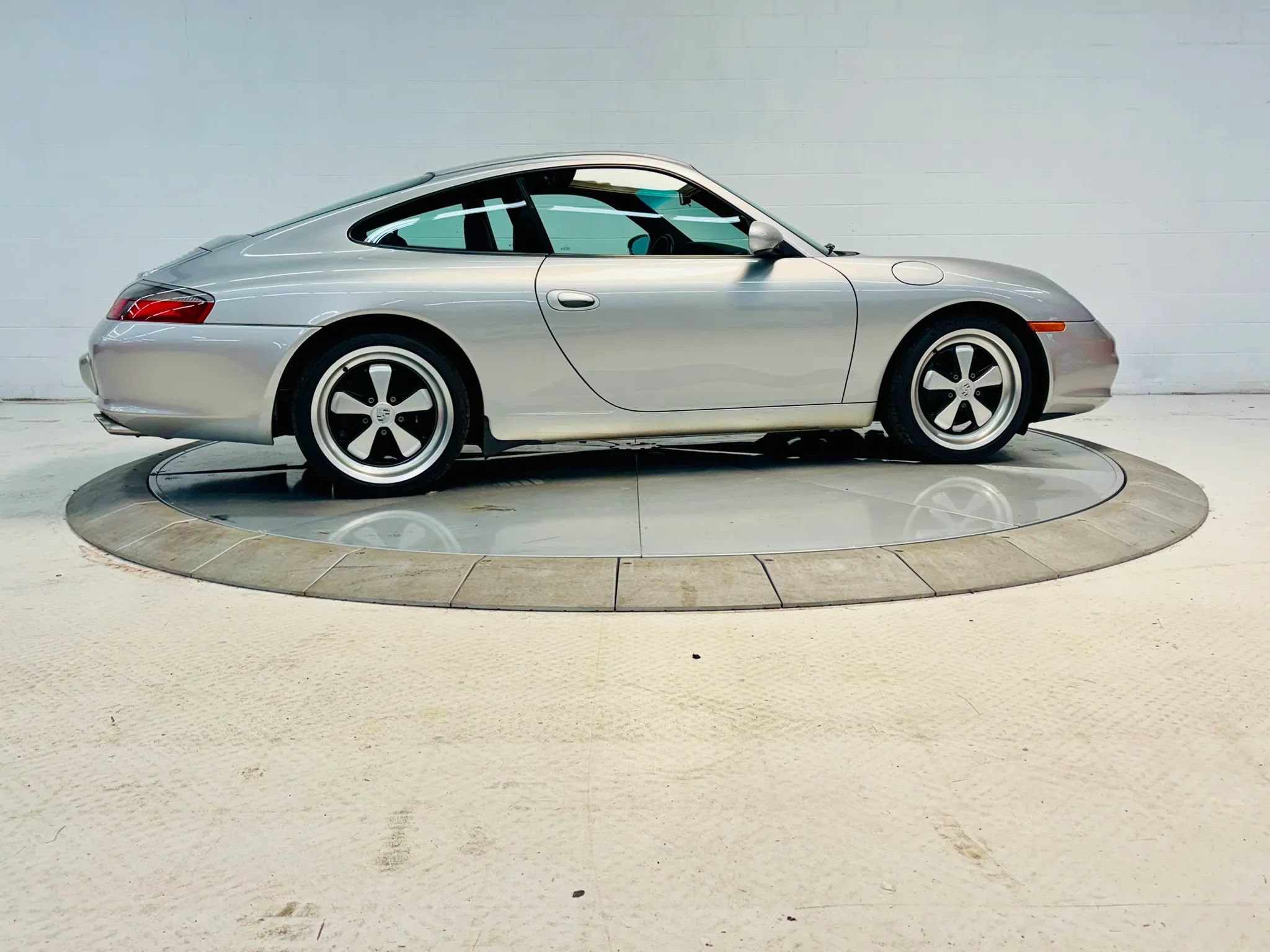 Used 2002 Porsche 911 GT3 RS image 21