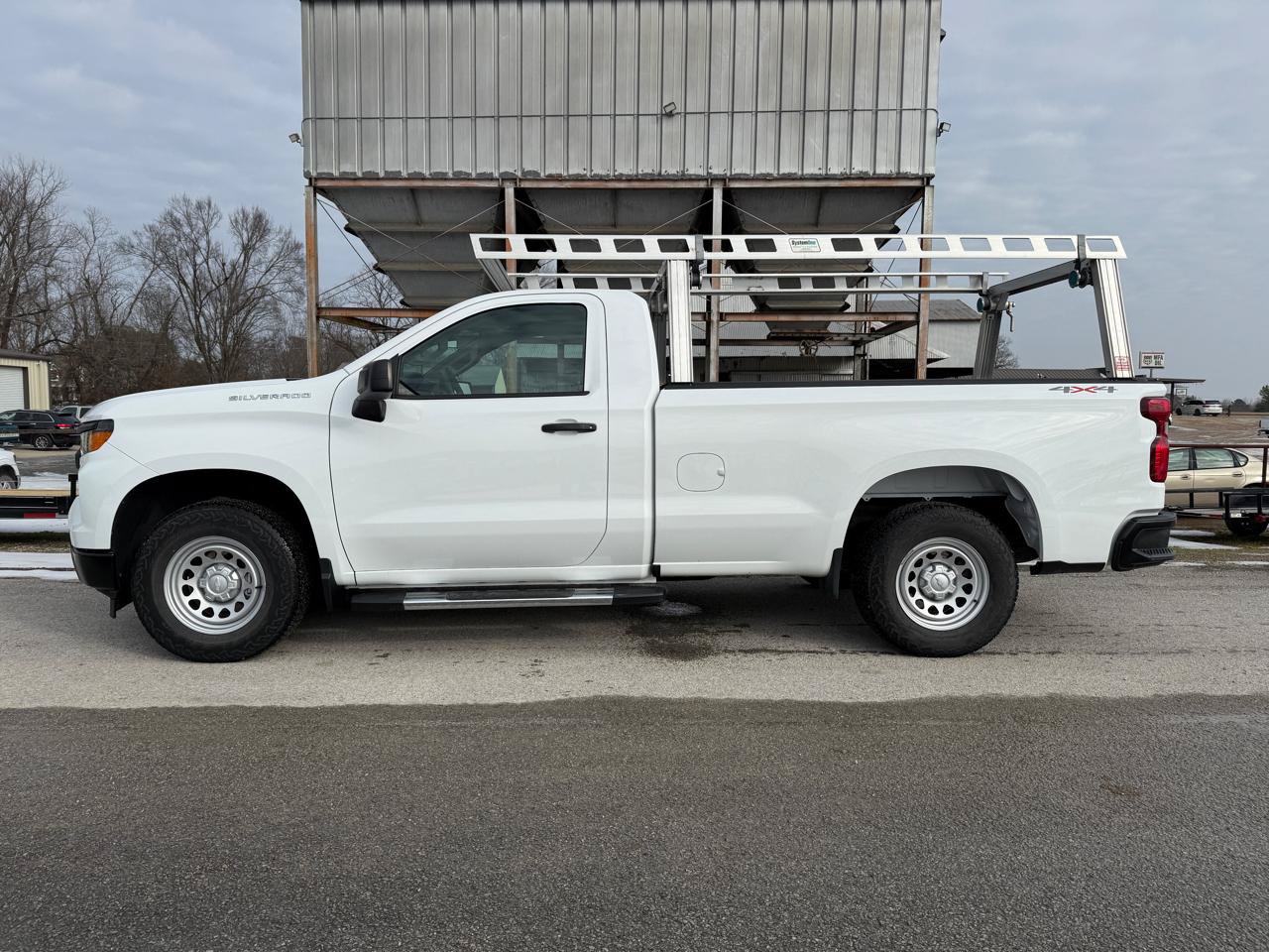 Used 2022 Chevrolet Silverado 1500 W/T w/ WT Value Package AWD/4WD image 2