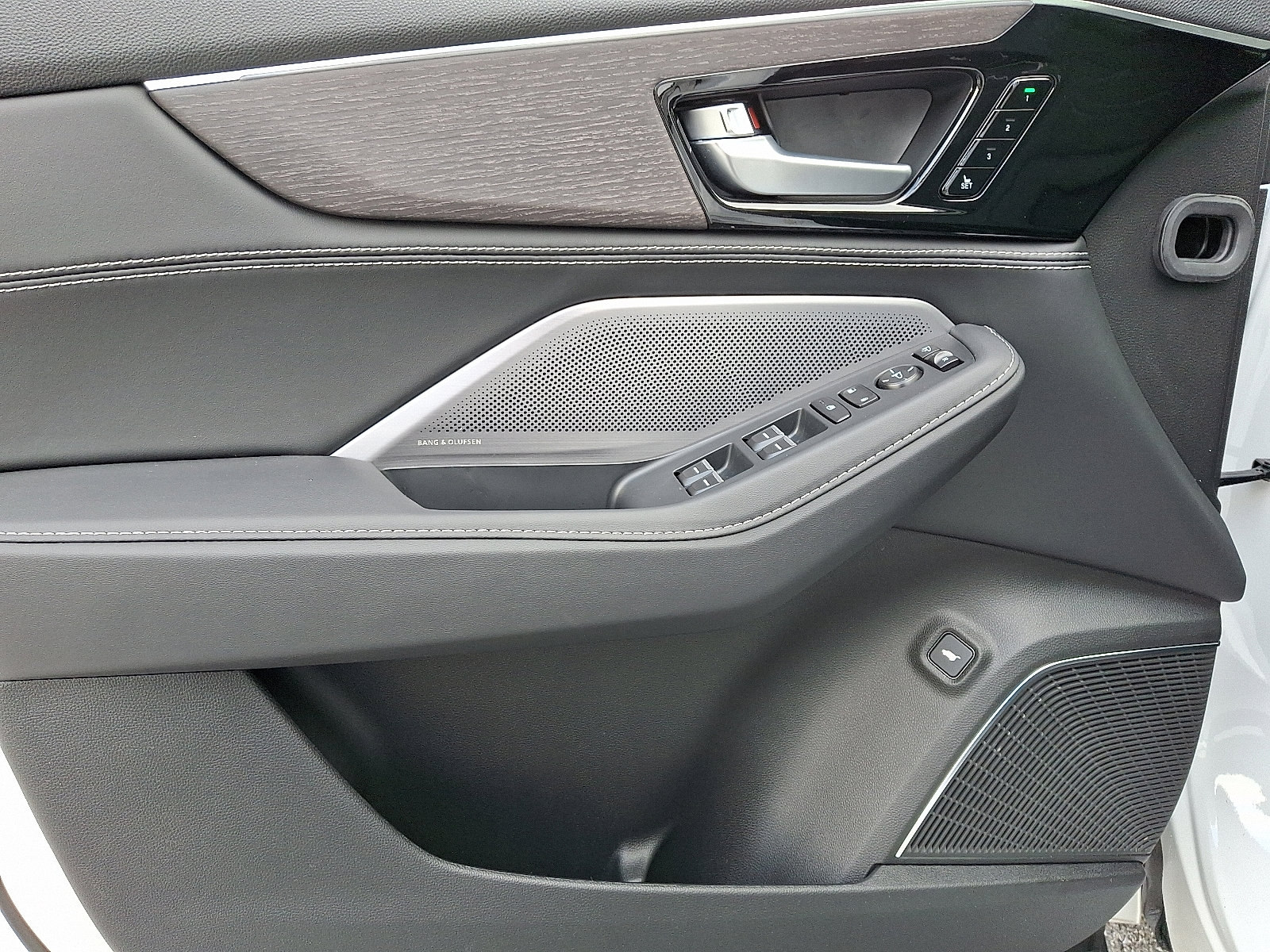 New 2026 Acura MDX SH-AWD w/ Advance Package image 9