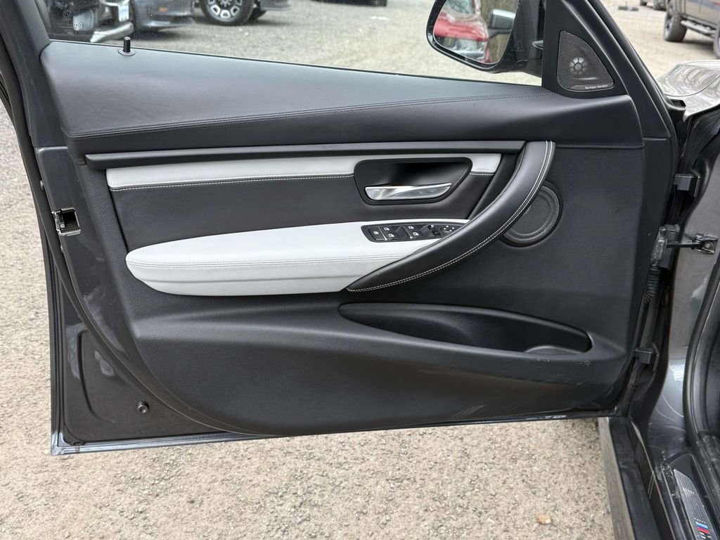 Used 2017 BMW M3 image 23