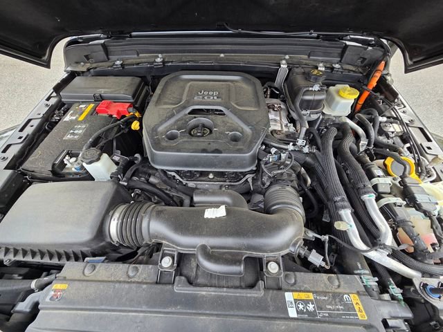 Used 2021 Jeep Wrangler Unlimited Sahara w/ Cold Weather Group image 27