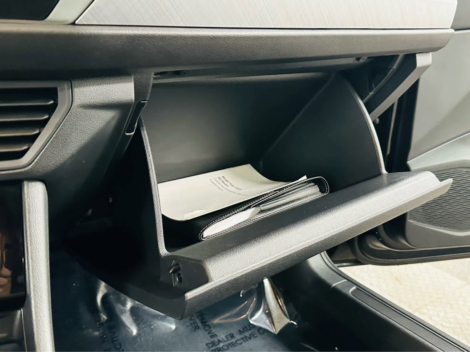 Certified 2023 Volkswagen Jetta SE w/ Panoramic Sunroof Package FWD image 20