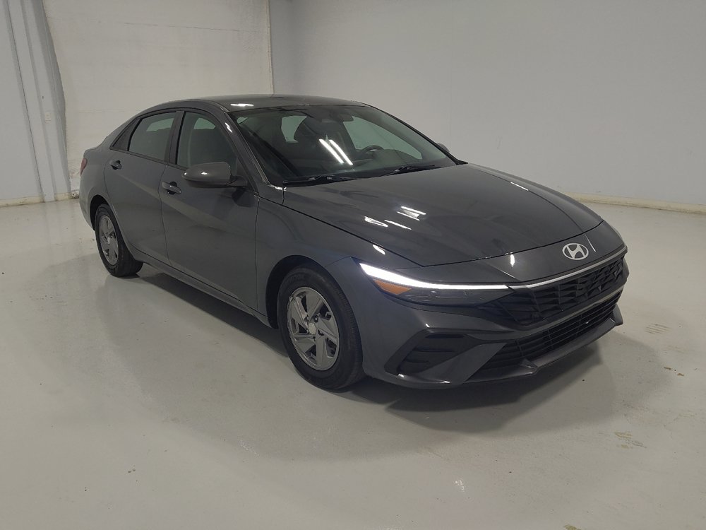 Used 2025 Hyundai Elantra SE FWD image 13