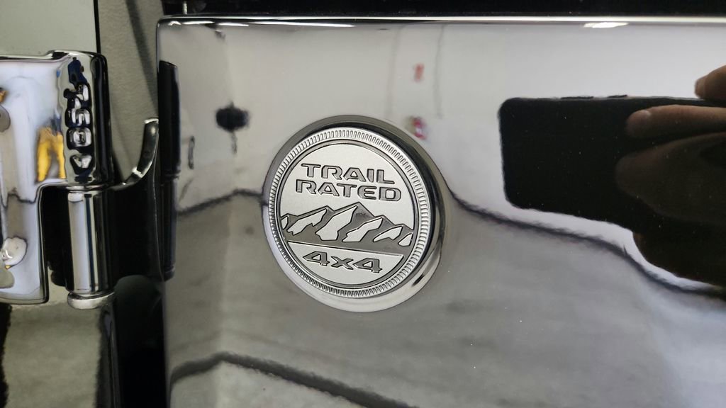 Used 2025 Jeep Gladiator Sport image 38