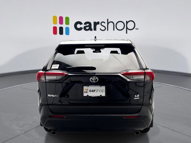 Used 2022 Toyota RAV4 LE image 4