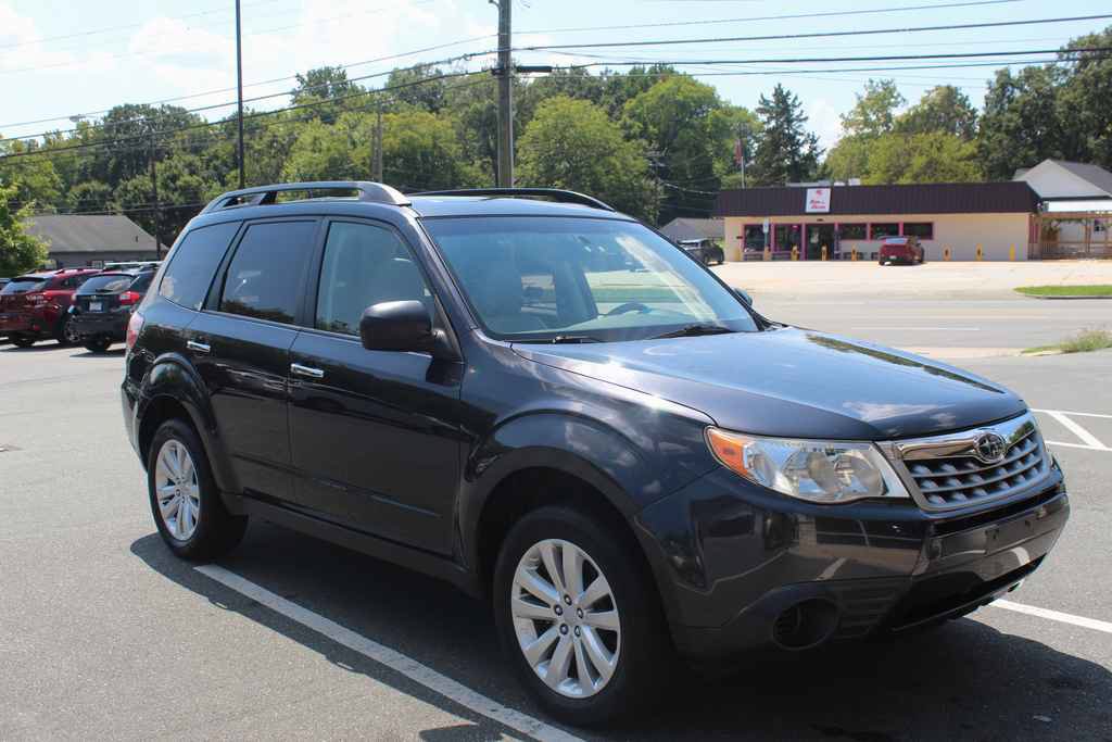 Used 2013 Subaru Forester 2.5X Premium w/ All-Weather Pkg AWD/4WD image 3