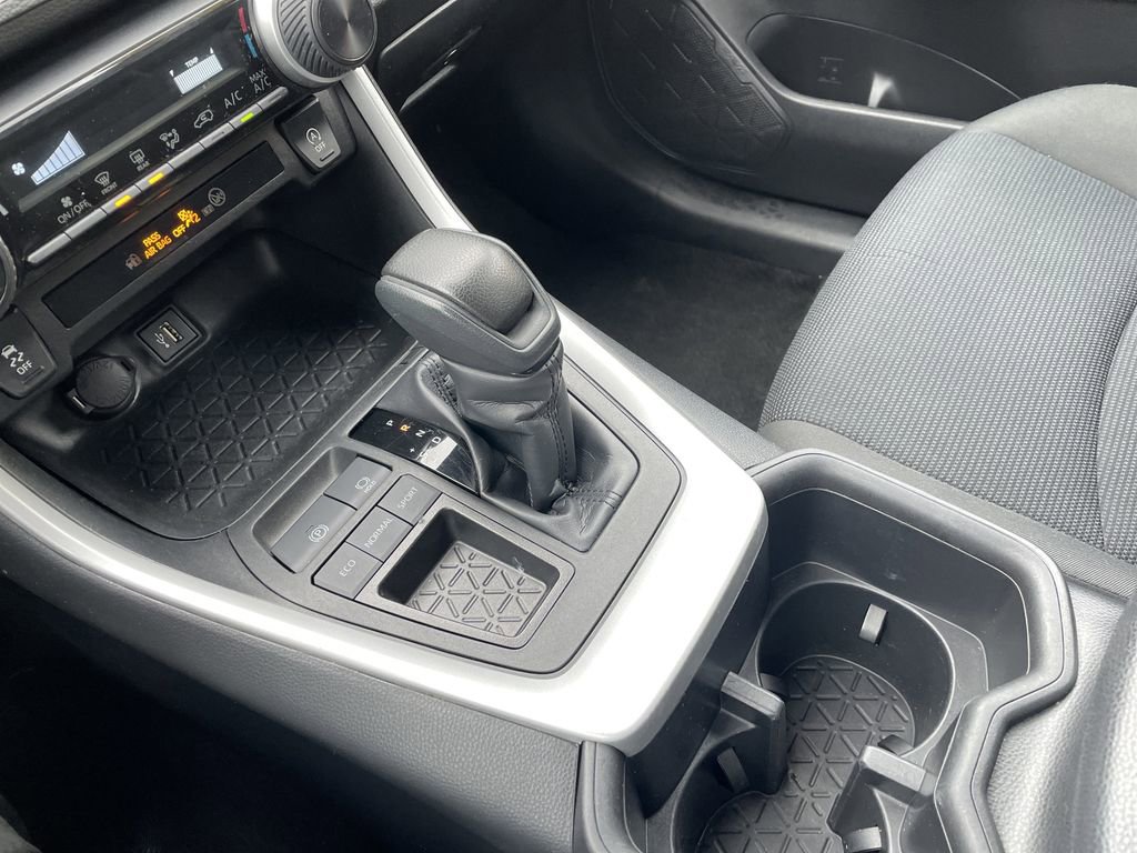 Used 2024 Toyota RAV4 LE image 20