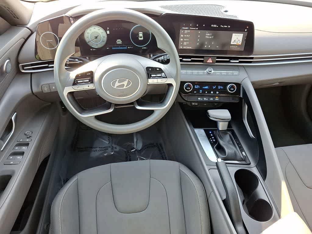 Used 2024 Hyundai Elantra SEL FWD image 10