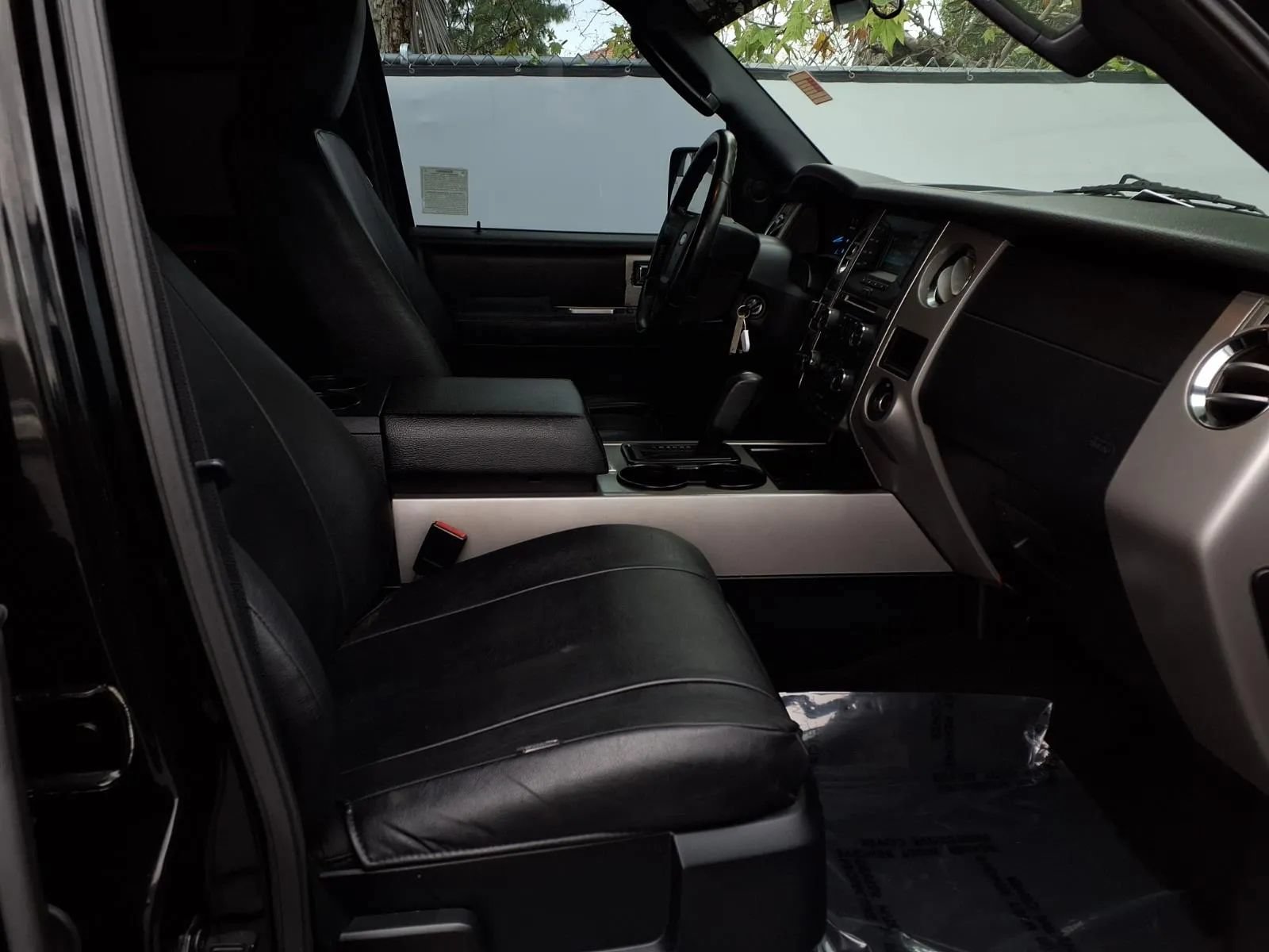 Used 2017 Ford Expedition XLT RWD image 25