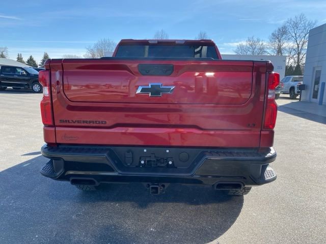 Used 2025 Chevrolet Silverado 1500 LT Trail Boss w/ Dark Appearance Package image 4