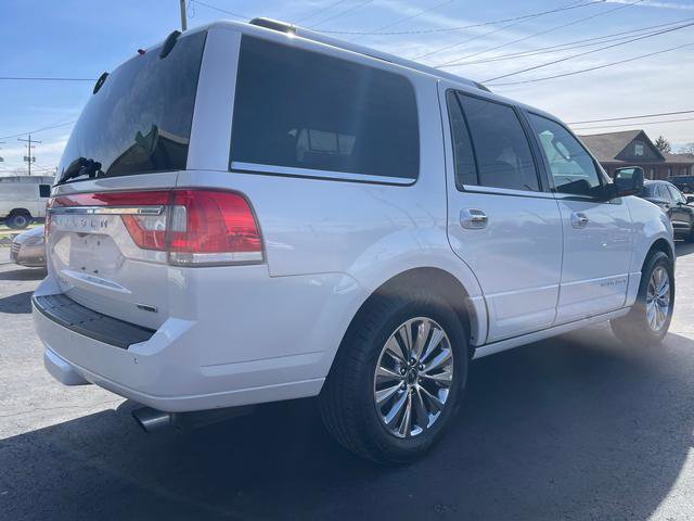 Used 2016 Lincoln Navigator Select image 4